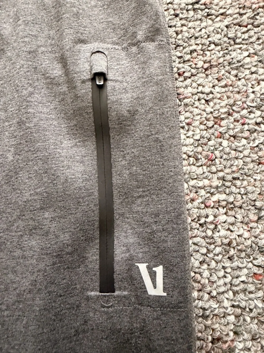 Vuori Charcoal Grey Performance Joggers Men's XS